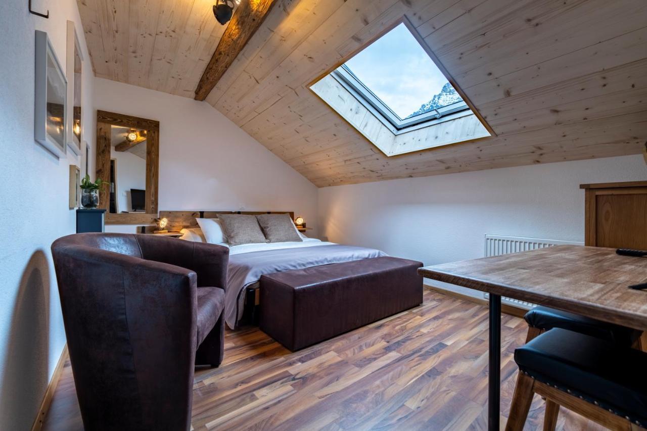 B&B Restaurant Le Pernollet Evionnaz エクステリア 写真