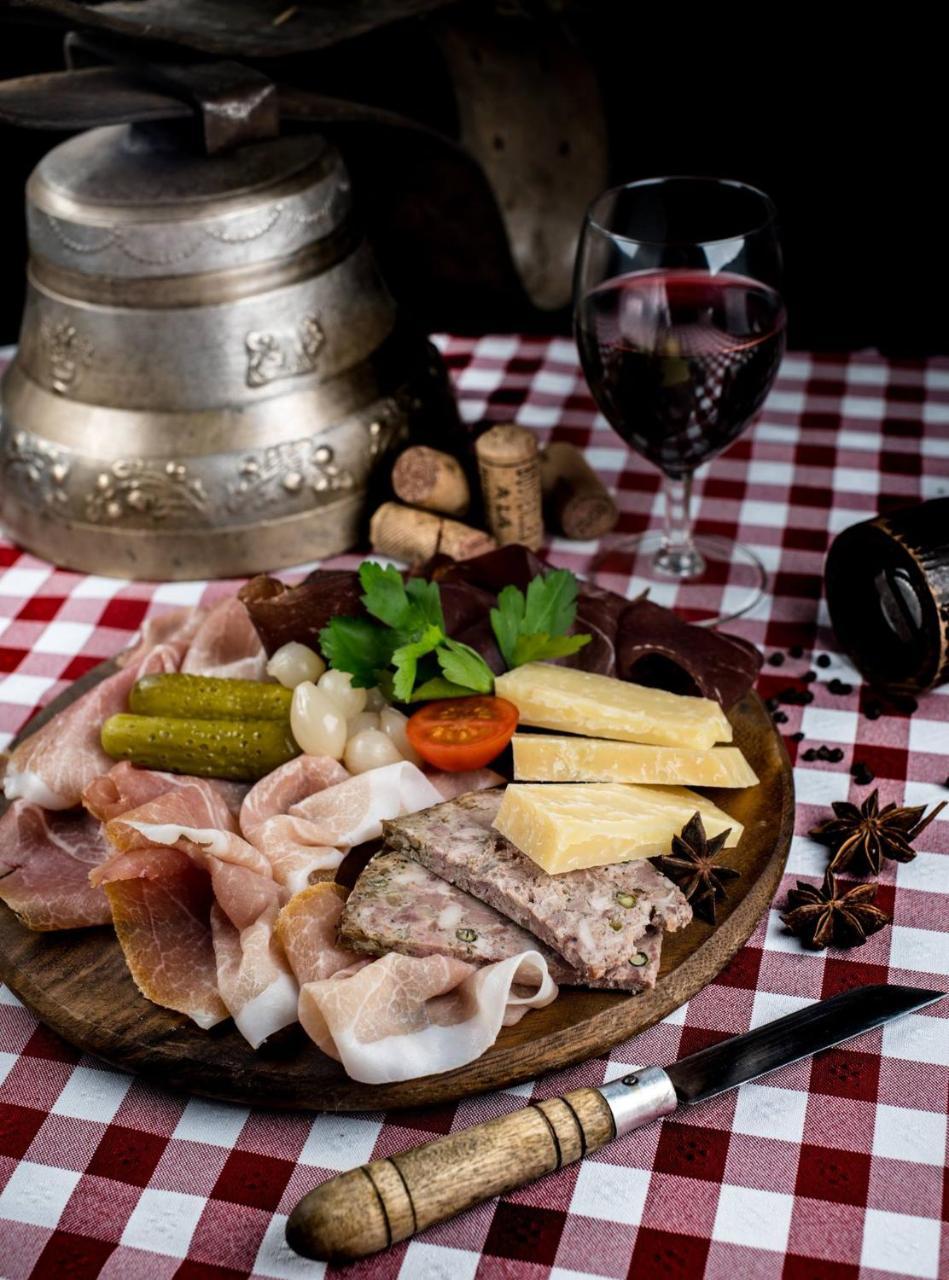B&B Restaurant Le Pernollet Evionnaz エクステリア 写真